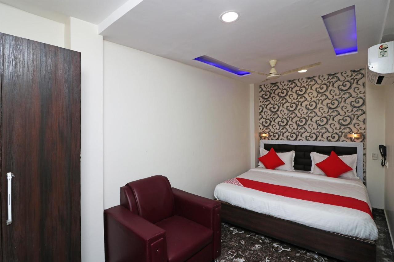 Oyo Hotel Prerna Raipur  Bagian luar foto
